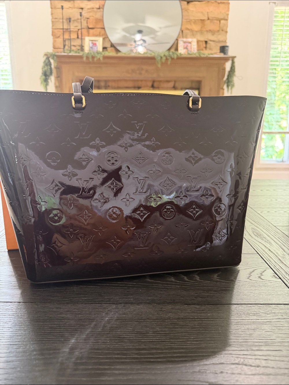 Louis Vuitton Vernis Monogram Glossy Tote in Deep Brown